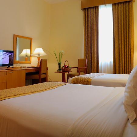 Sharjah Premiere Hotel & Resort Exterior photo