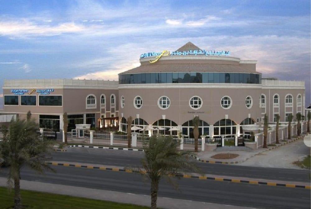 Sharjah Premiere Hotel & Resort Exterior photo