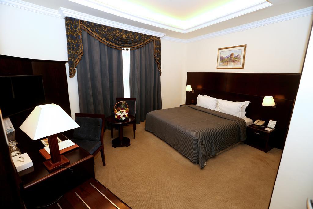 Sharjah Premiere Hotel & Resort Exterior photo