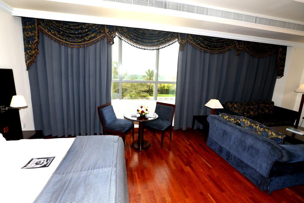 Sharjah Premiere Hotel & Resort Exterior photo