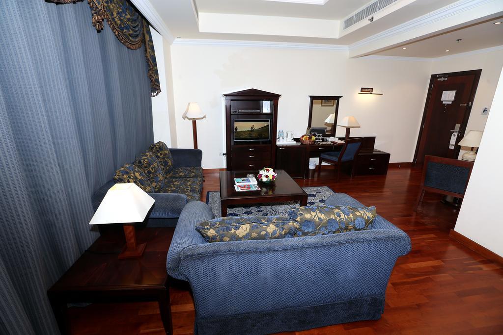 Sharjah Premiere Hotel & Resort Exterior photo