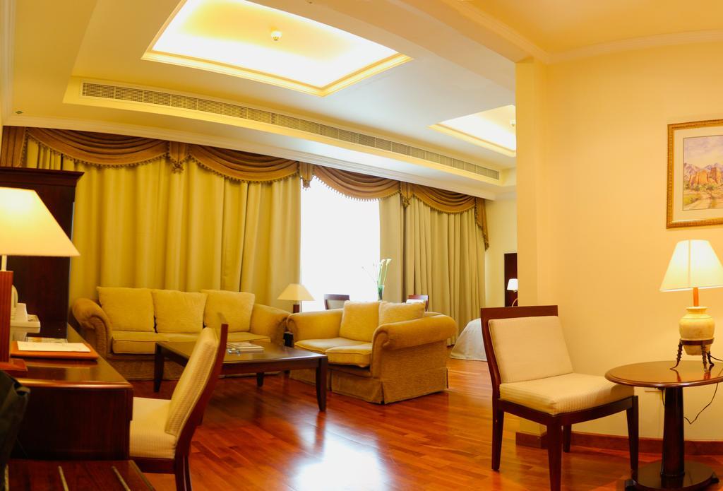 Sharjah Premiere Hotel & Resort Exterior photo