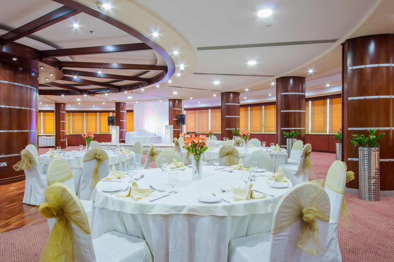 Sharjah Premiere Hotel & Resort Exterior photo