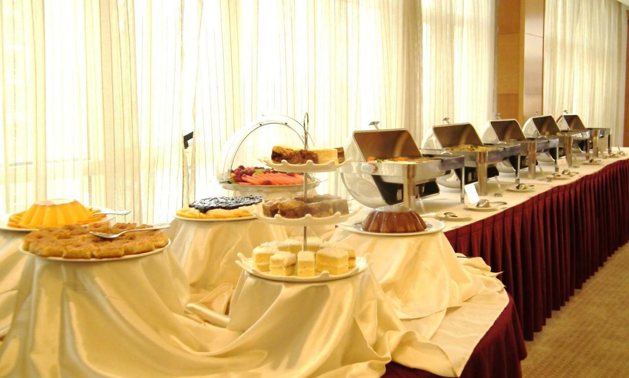 Sharjah Premiere Hotel & Resort Exterior photo